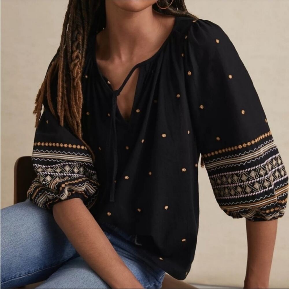Anthro Pilcro Calanthe Embroidered Peasant Blouse Black size XS